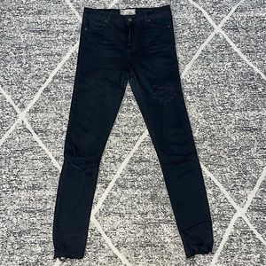 Free People Black denim destroyed jeans 61855-16515125; size 26